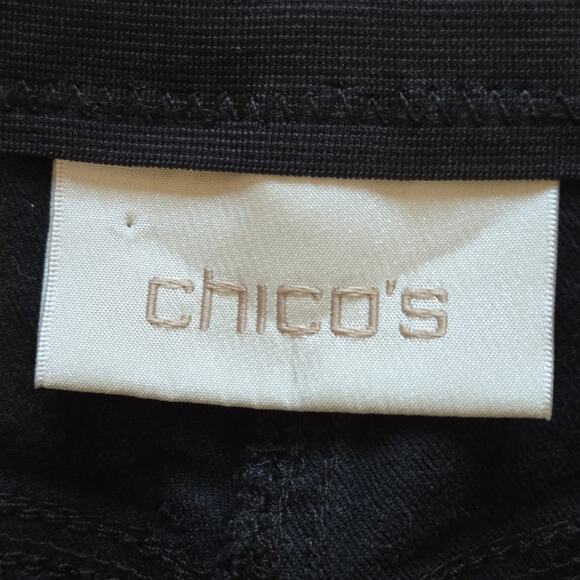 Chico's Black Denim Jean Shorts size 1.5, fits size 8 or 10, stretch, Inseam 10" - Picture 3 of 9